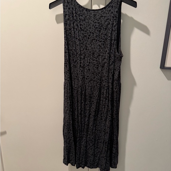 Old Navy Cheetah Print Midi Dress - Picture 2 of 2
